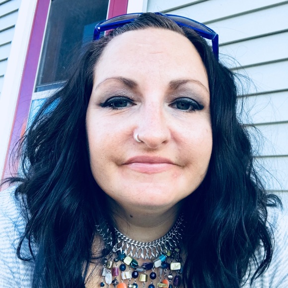 Meet your Posher, Sarah - Picture 1 of 1